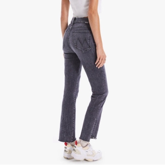 Mother High Waisted Rascal Ankle Step
Fray Jeans 31 - Picture 9 of 9